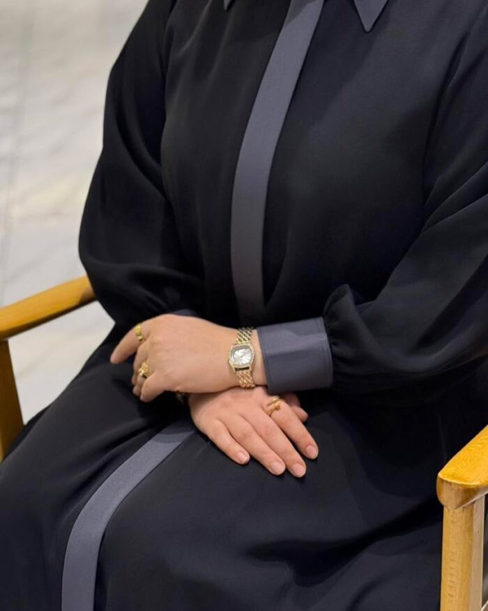 عبايه نص كلوش تهبل ساده جيوب مخفيه