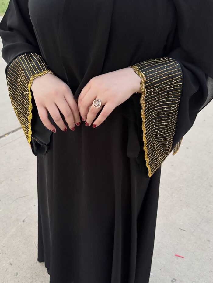 عبايه ملكي تطريز كم طرحه ذهب الجمال الحقيقي