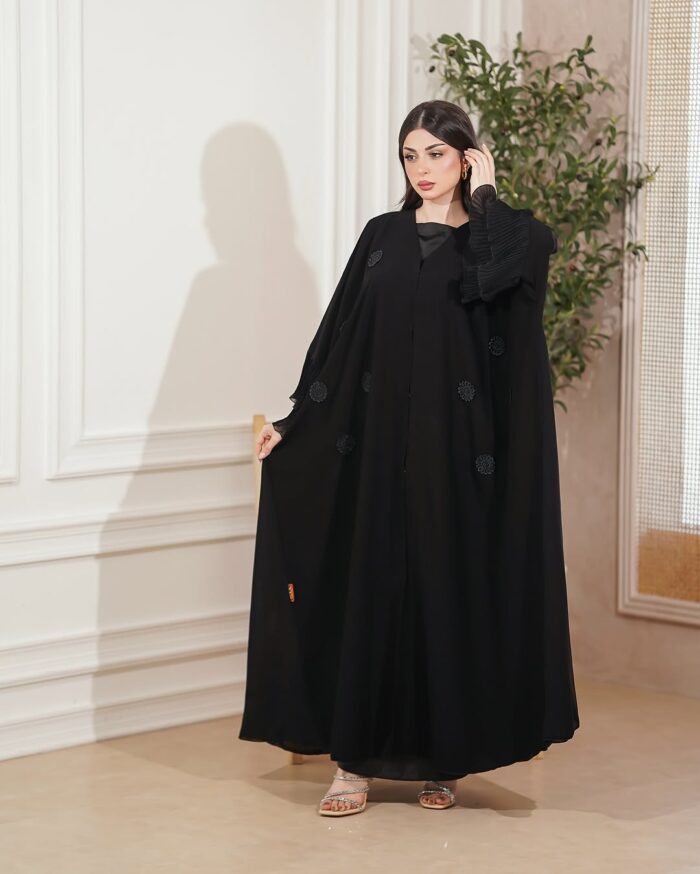 عبايه بشت ملكي مطرزه تهبل