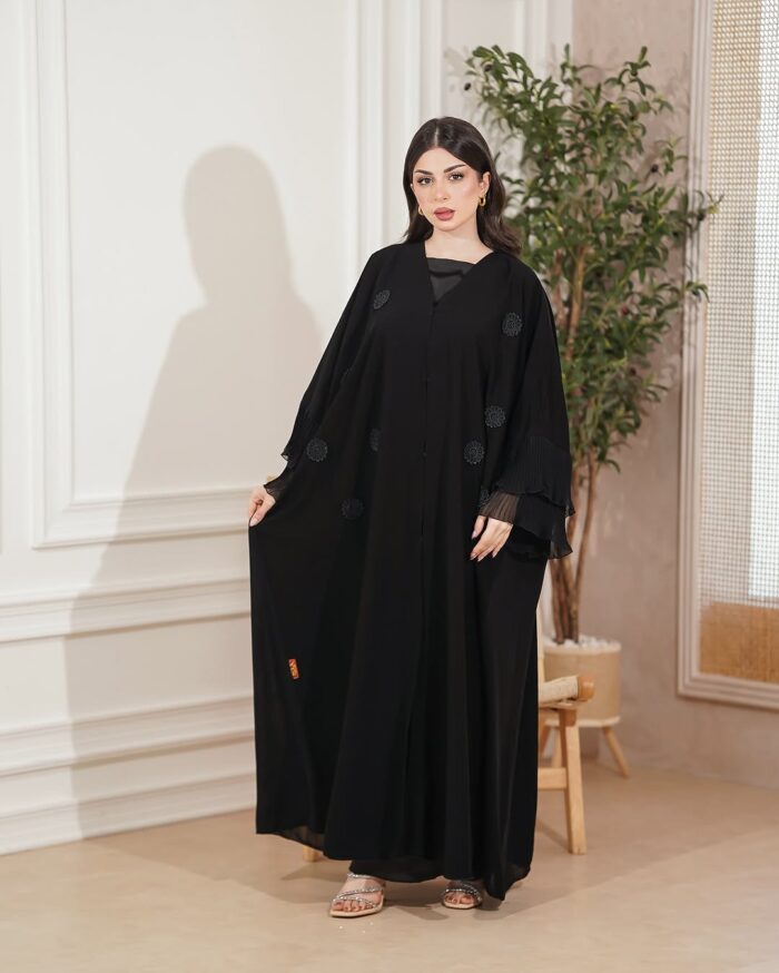 عبايه بشت ملكي مطرزه تهبل