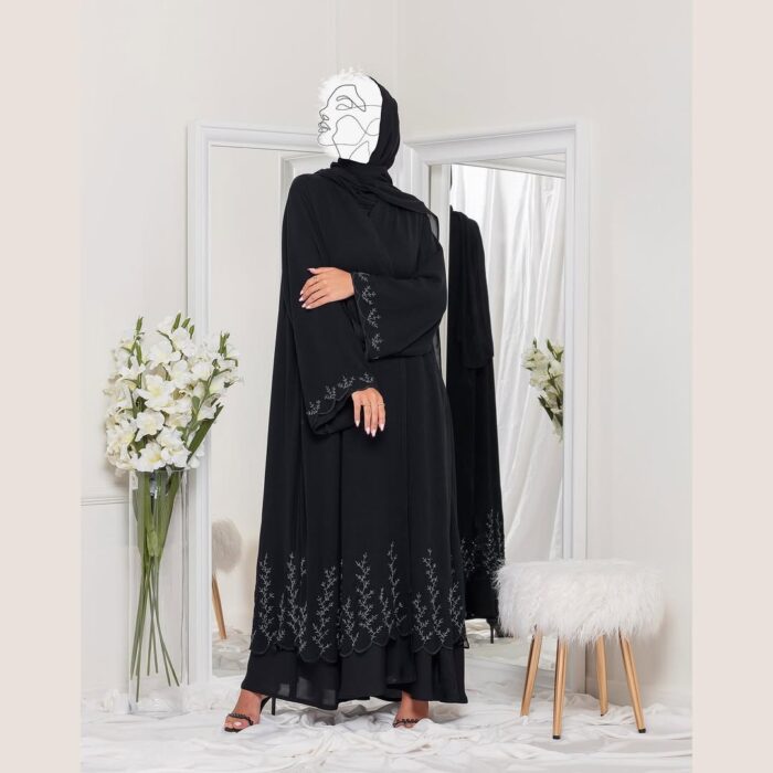عباية نمبر ون أنيقه دبل شيفون مطرزه