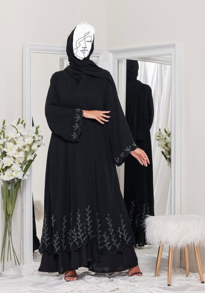 عباية نمبر ون أنيقه دبل شيفون مطرزه
