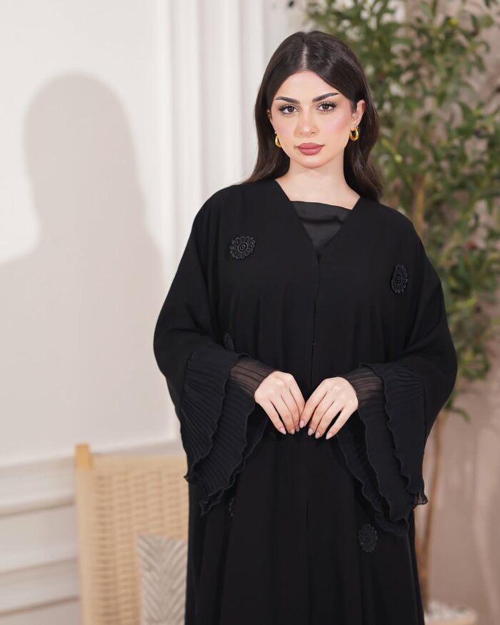 WhatsApp Image 2026-01-22 at 10.18.54 PM (5) عبايه بشت ملكي مطرزه تهبل