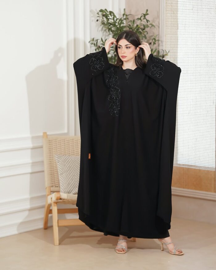 WhatsApp Image 2026-01-22 at 10.20.01 PM (3) عبايه بشت ملكي كشخه تجننن