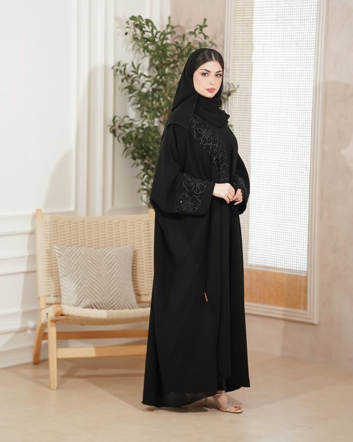 WhatsApp Image 2026-01-22 at 10.20.02 PM (3) عبايه بشت ملكي كشخه تجننن