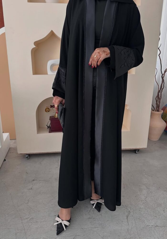 WhatsApp Image 2026-02-11 at 8.25.40 PM عبايه انيقه نص كلوش تطريز كم