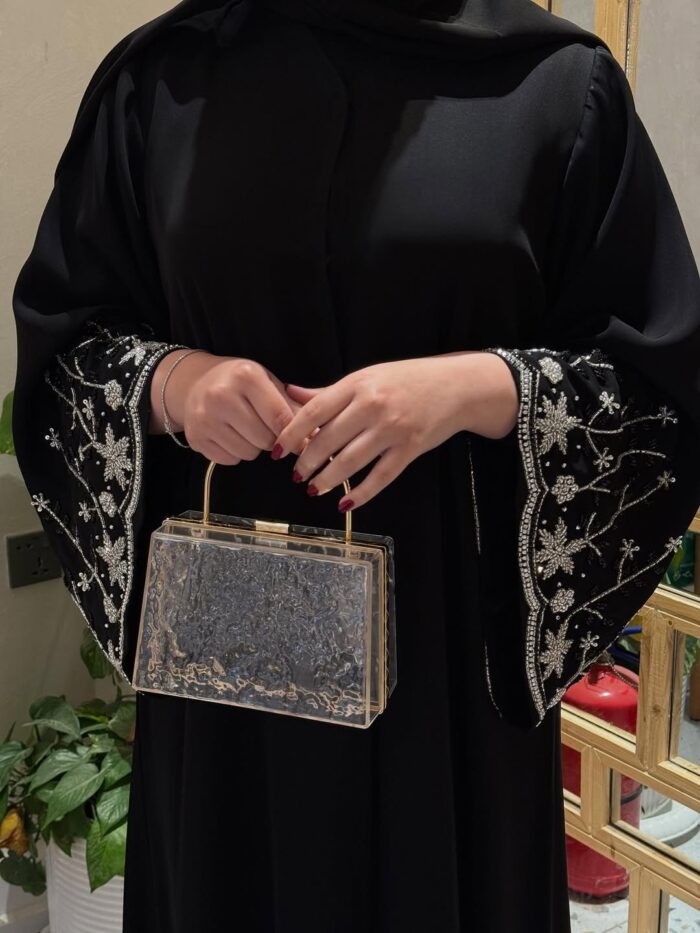 عبايه انيقه للكشخه تهبل مطرزه