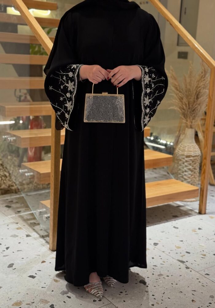 عبايه انيقه للكشخه تهبل مطرزه