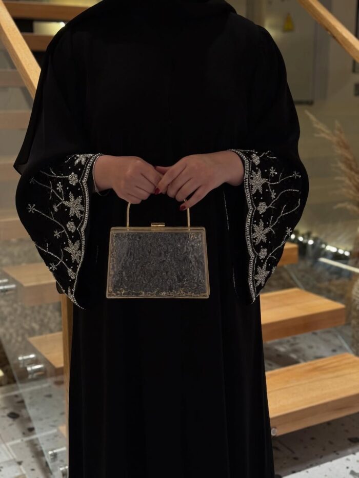 عبايه انيقه للكشخه تهبل مطرزه