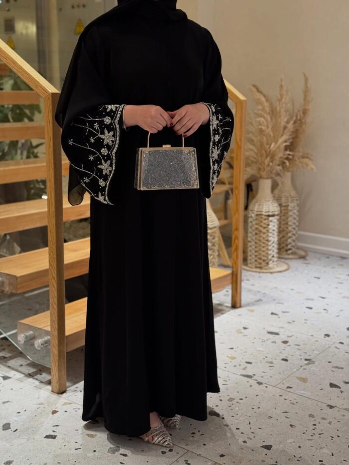 عبايه انيقه للكشخه تهبل مطرزه