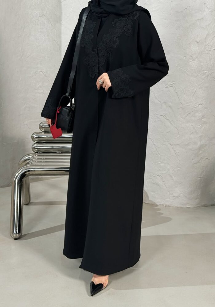 عباية فخامة تطريز اسود