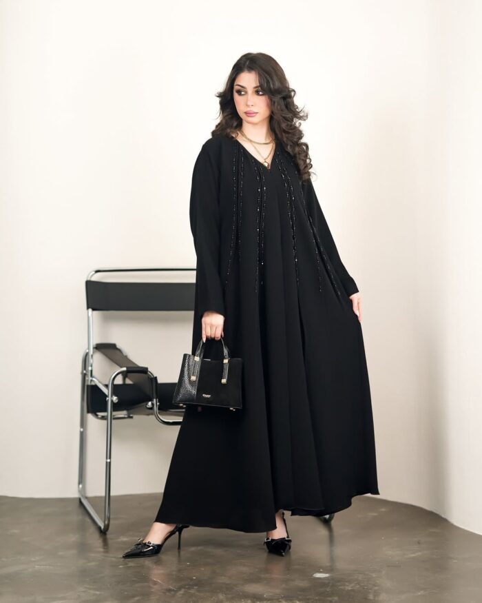 __عباية + شيلهAbaya+shellaLC18-06القماش-كريب كوبا _Price -39🇴🇲🇧🇭390🇸🇦🇦🇪🇶🇦 102$_ عباية نمبر ون تطريز اسود