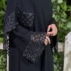 عباية نمبر ون كم انيق مطرز