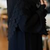 عباية سوداء بتفاصيل كشكش صدفية ناعمة - "عبايه نمبر ون" - لمسة أنثوية رقيقة